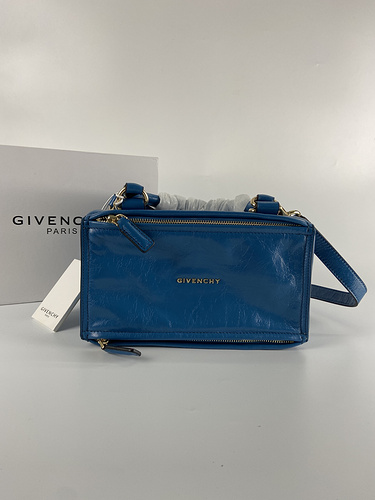 Givenchy-736b287b